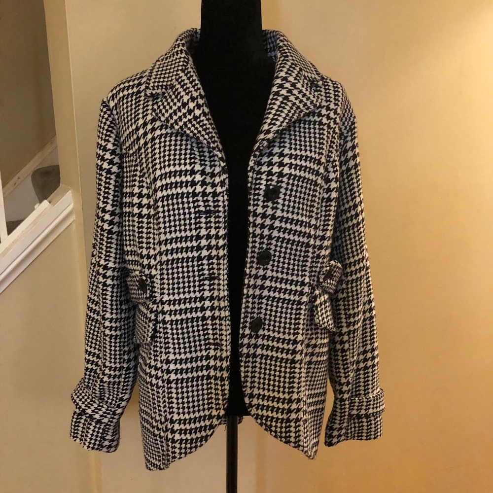 Ladies Black/White Plaid Jacket